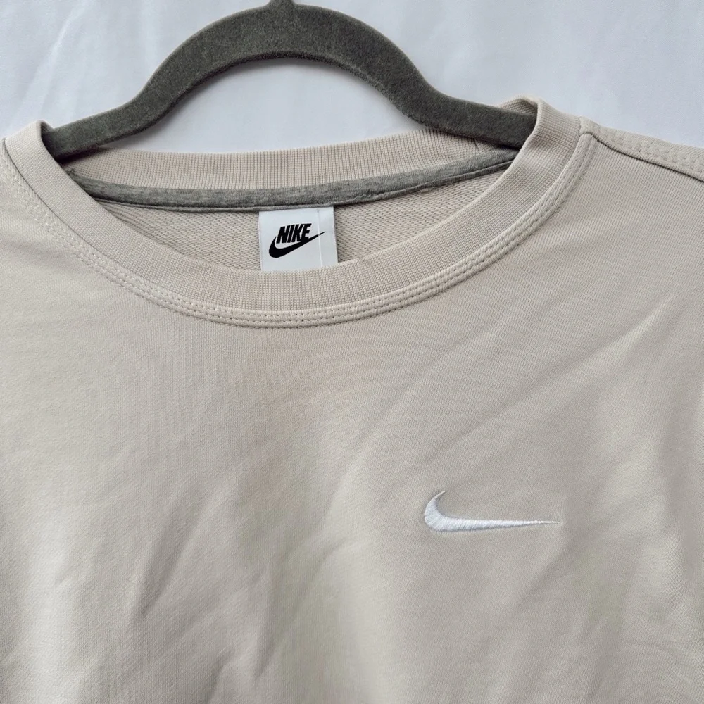 Nike Crewneck Tan - Picture 2 of 4